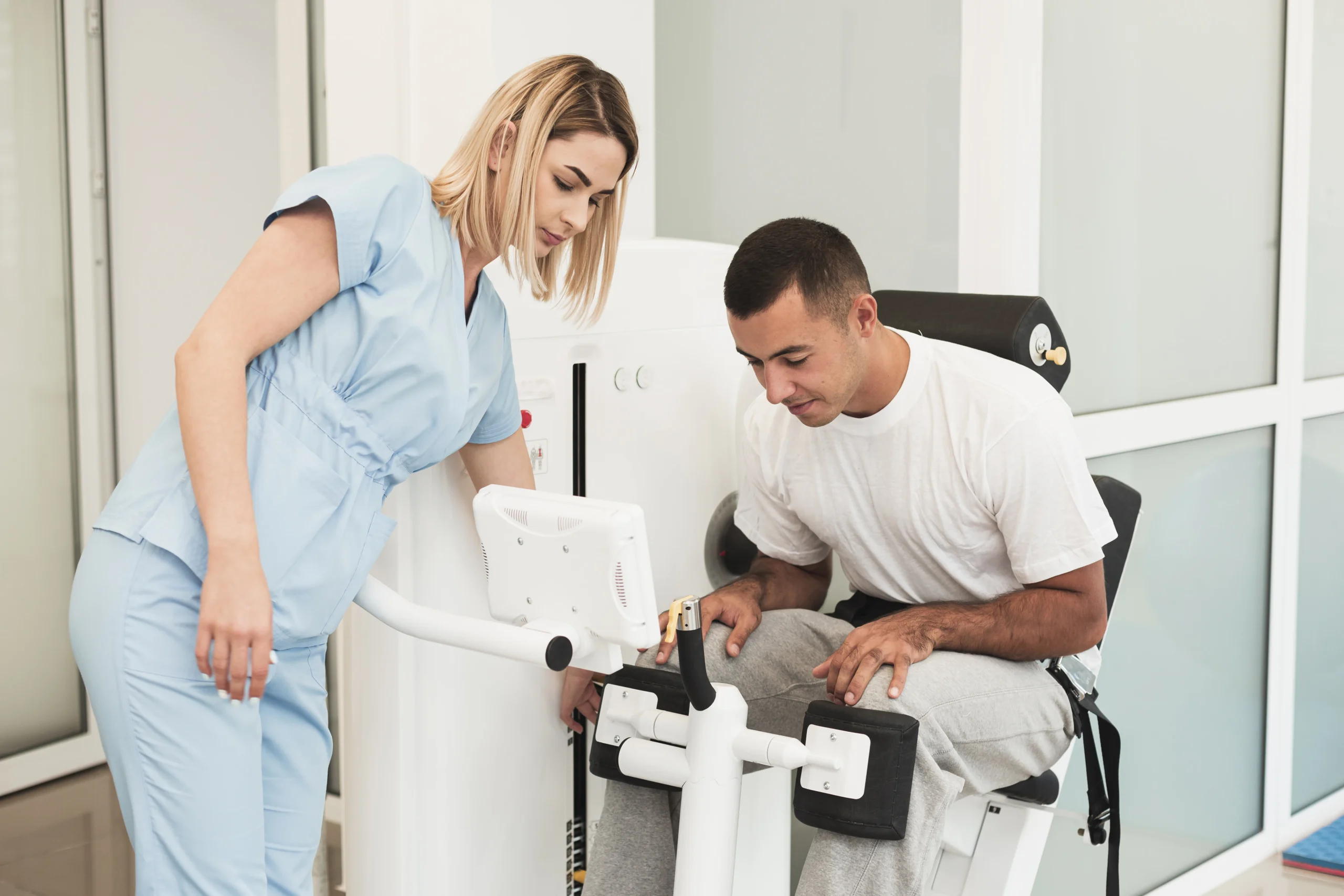 How Adjustable Beds Help Patients Sit and Move More Easily