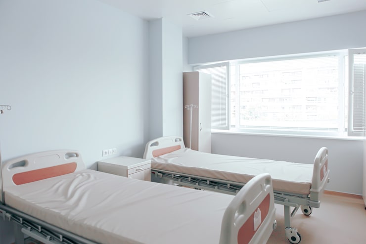 Hospital Bed vs Recliner Bed: Which One Should You Buy for Home Care?