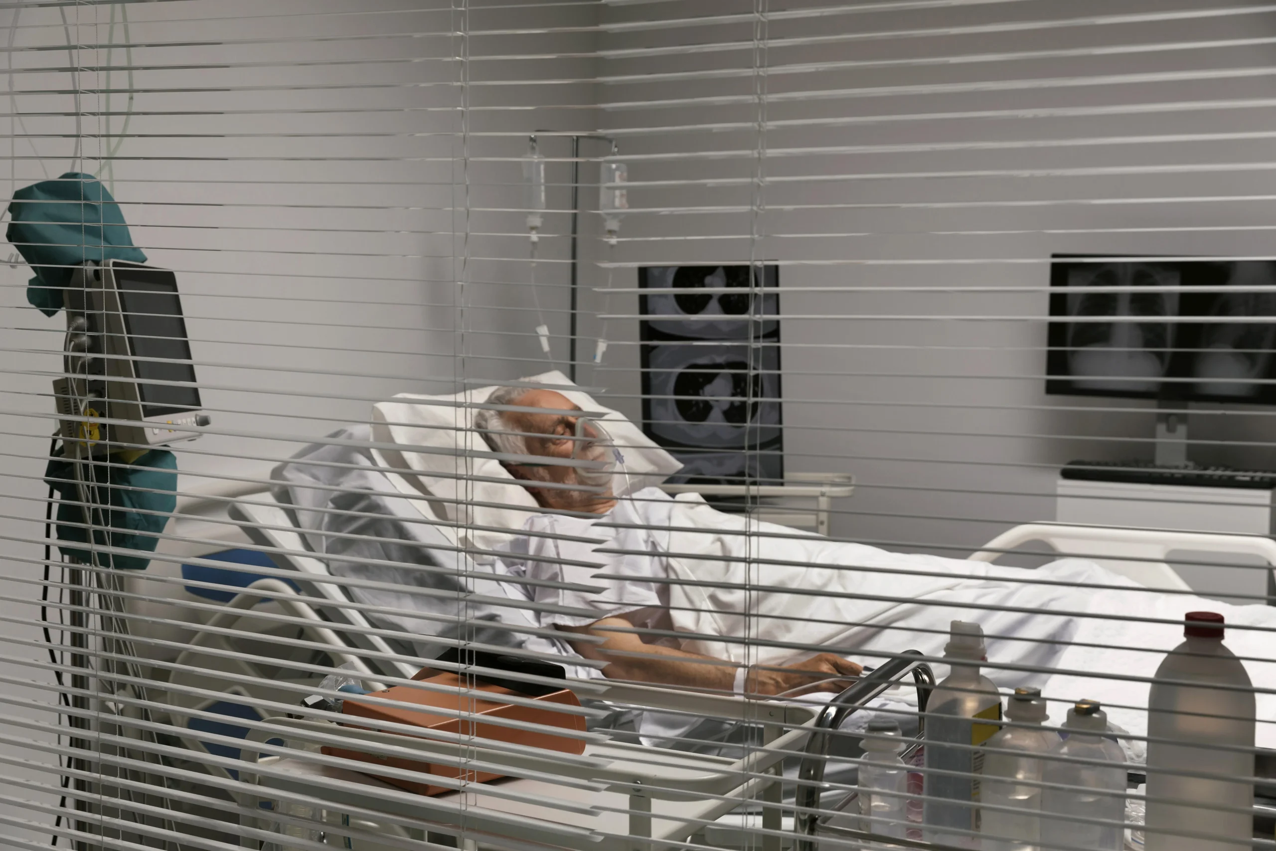 Learn why hospitals use electric patient beds and why more families choose them for home care, comfort, and recovery. Contact Zero-G Beds.