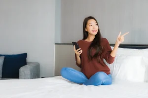 Compare remote-control and hydraulic patient beds for long-term bedridden care, including features, independence, safety, mattresses and pricing.