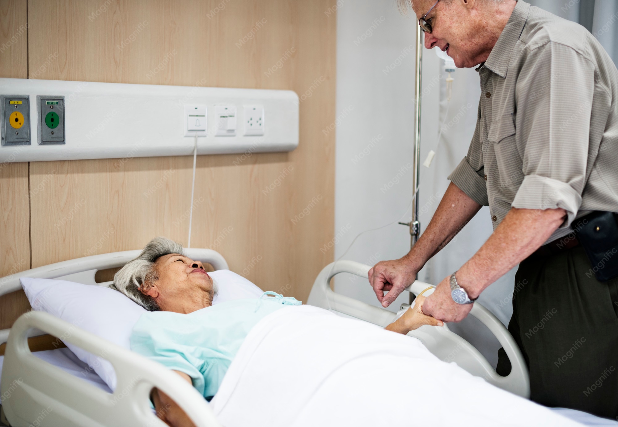 Adjustable Beds for Patients at Home: Features, Benefits & How to Choose